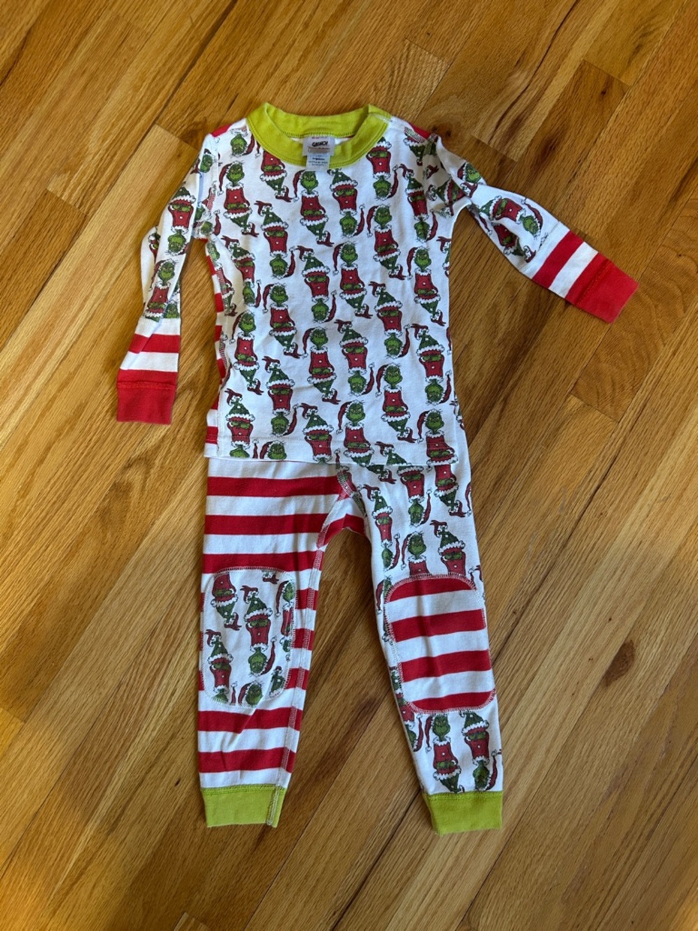 Hanna Andersson- Grinch Holiday Print Kids One-Piece Pajama - Red & Green